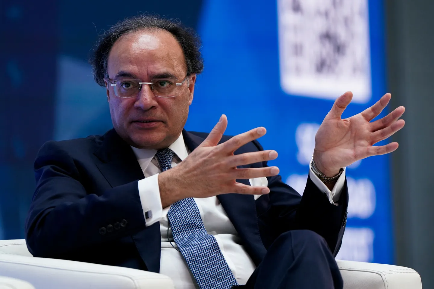 Pakistan minister says fighting with India had minimal fiscal impact