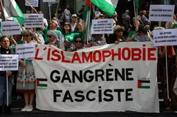 Demonstrationer mot islamofobi hålls över hela Frankrike