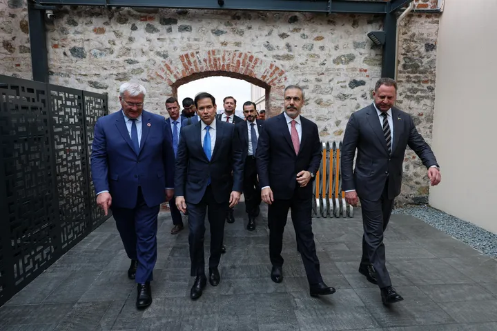 Turkiyada Ukraina-Rossiya tinchlik muzokaralari davom etmoqda