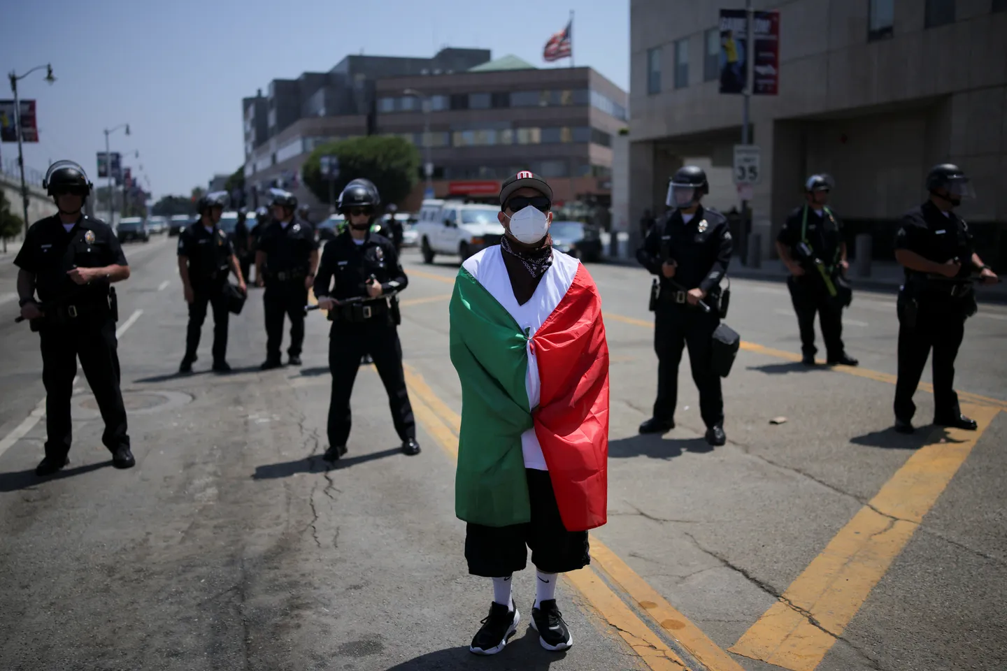 700 US Marines to be sent to Los Angeles to respond to immigration protests